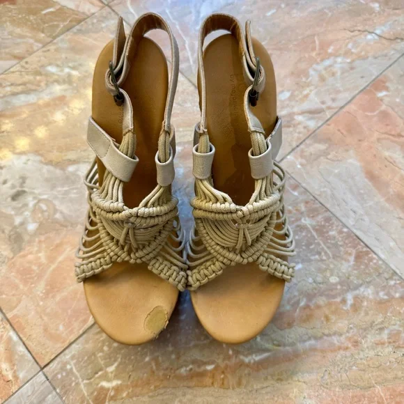 Women’s Sequin Vibrant Woven Wedge Sandals - Picture 4 of 4